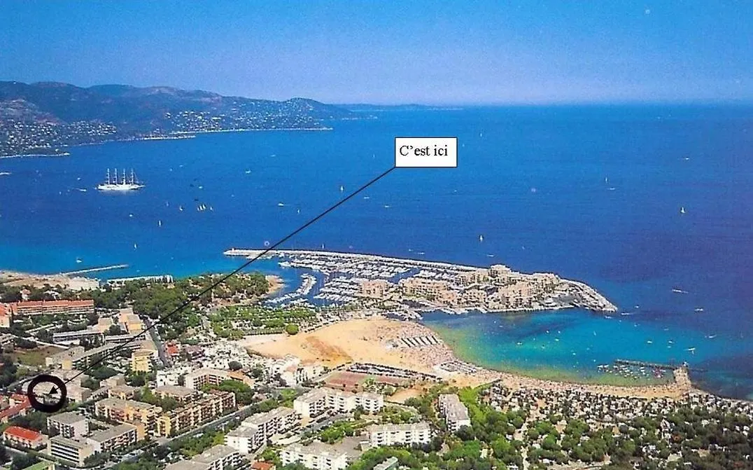 Appartement T2 BORMES LES MIMOSAS, La Faviere à 5 mn à pieds de la plage