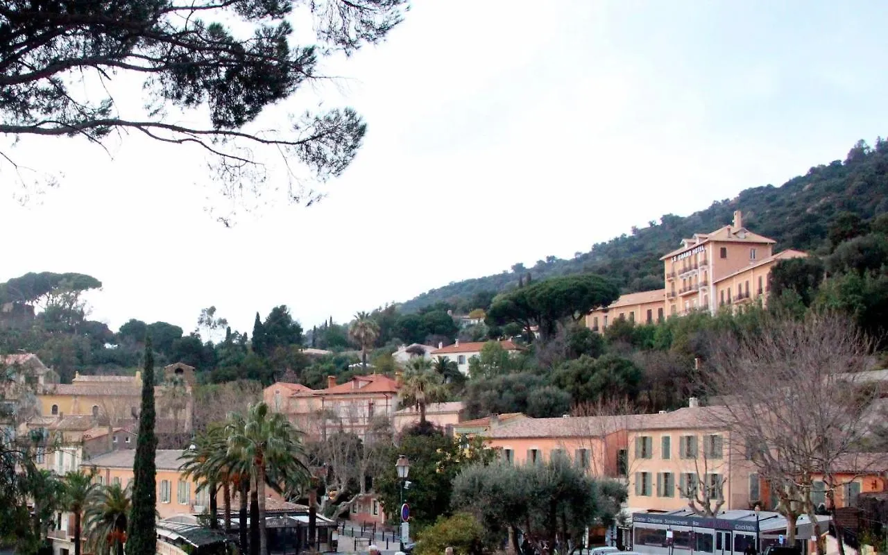 Appartement T2 BORMES LES MIMOSAS, La Faviere à 5 mn à pieds de la plage France